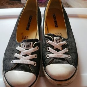 Converse sneakers sz 8